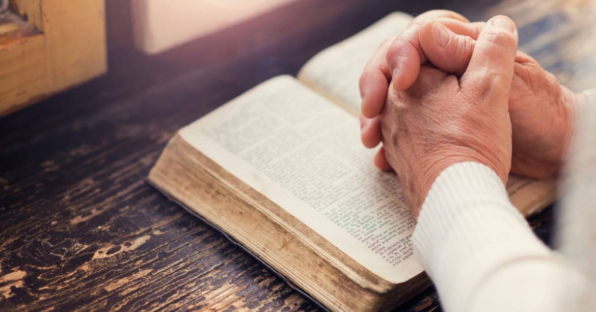 Read-and-pray_2.jpg